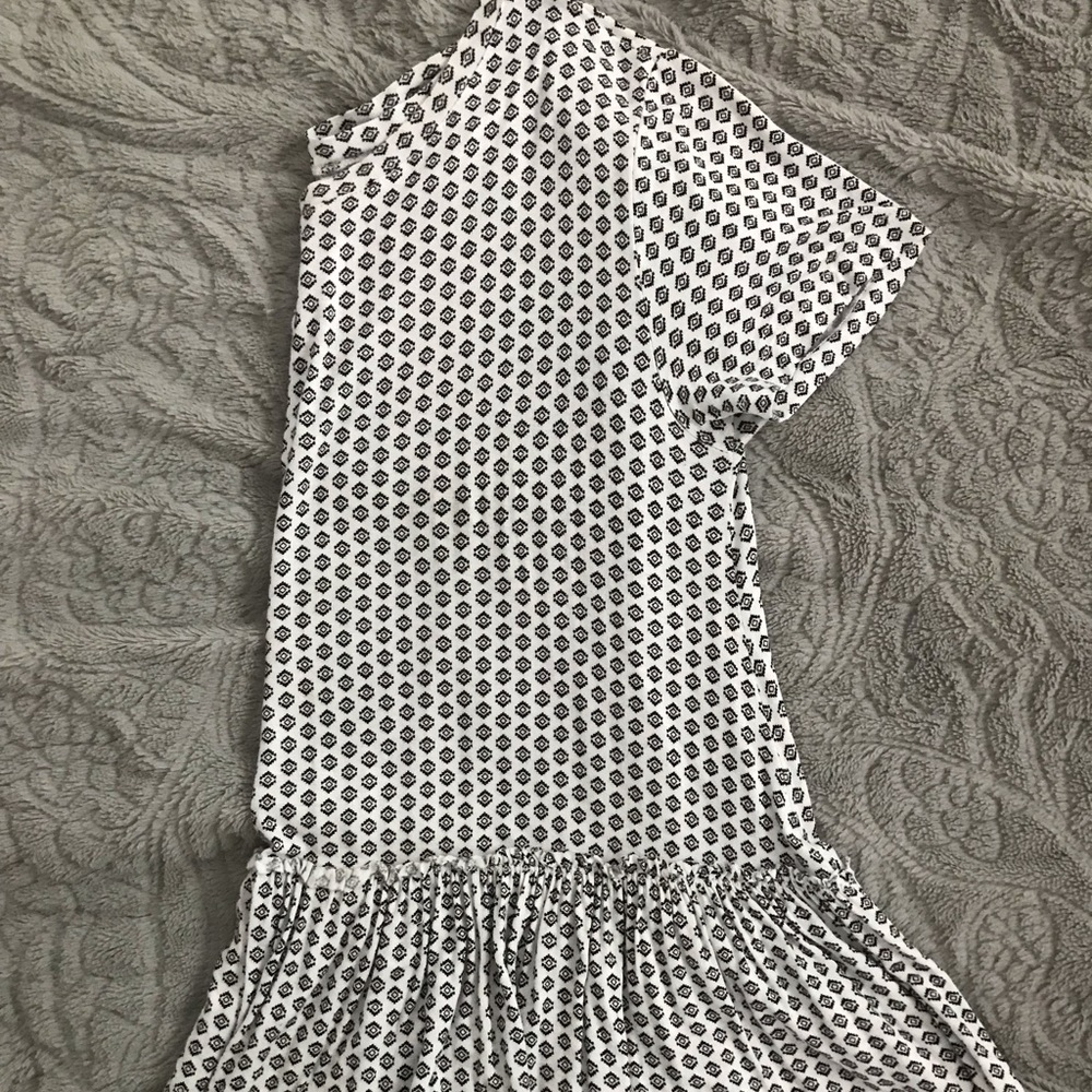 Relaxed ruffle tee